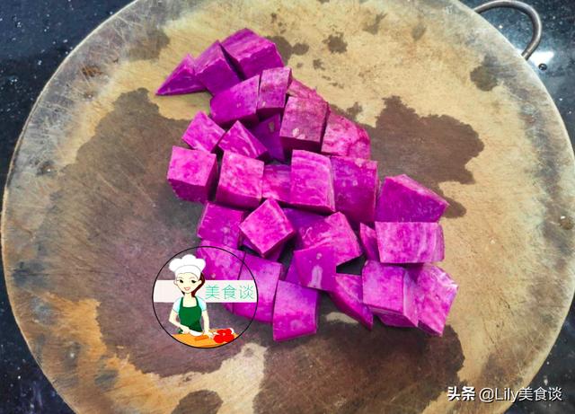 8月，这碗糖水女人多喝，清热消暑，还养颜嫩肤，再热也精神饱满