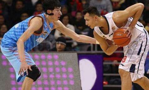 官宣！恭喜易建联当选MVP，1票险胜周琦，王哲林位列第三