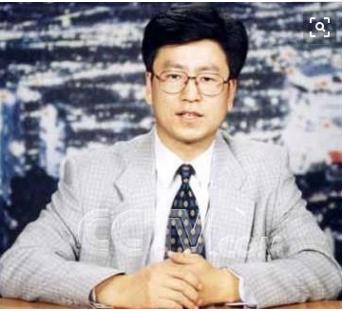 白岩松：曾患有严重抑郁，坐地铁无人识，如今52岁成了这样