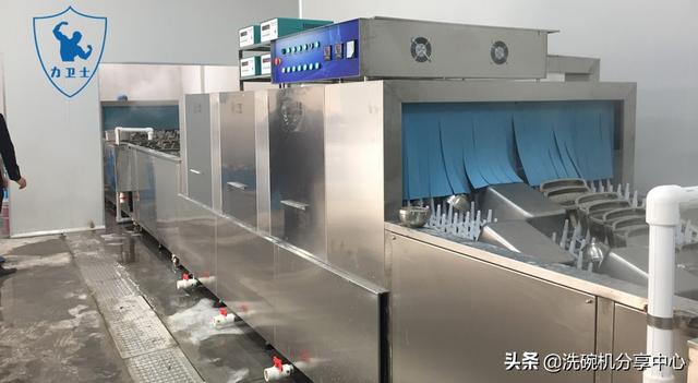 你們學校還沒有換上學校食堂洗碗機嗎？