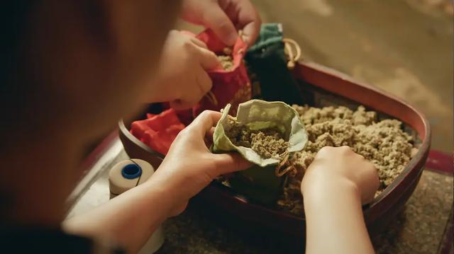 弘扬中医药文化 助力健康中国-山东有线享TV精彩纪录片引领我们走进中医药，选择相信并使用中医药！