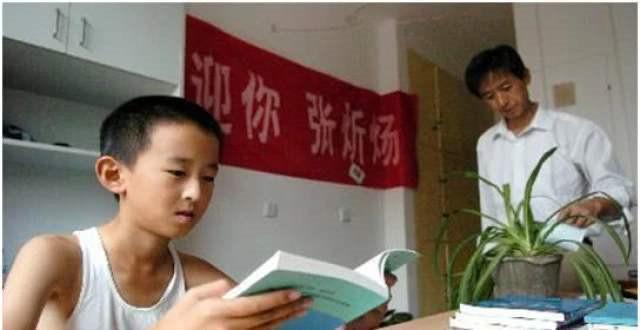 13歲神童讀碩士，威脅父母不在北京買房就不讀書了，如今怎樣了？