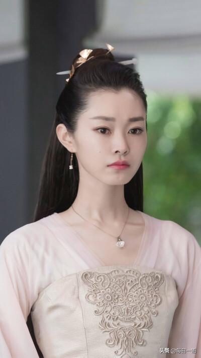 30岁宋轶自曝圈内暗恋对象！匿名送过酒杯，维嘉机智问出男方信息