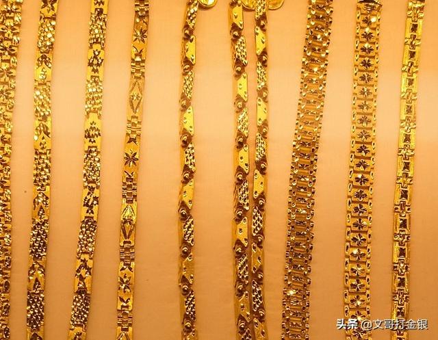 大妈解套黄金！没人买黄金了，珠宝首饰行业满