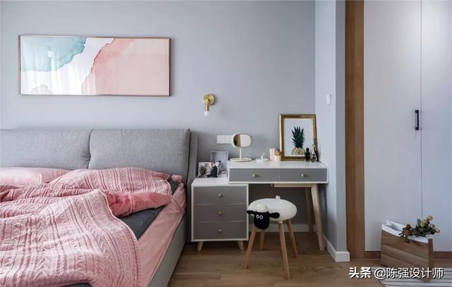 70㎡北欧风格两居室，主卧带步入式衣帽间，装修