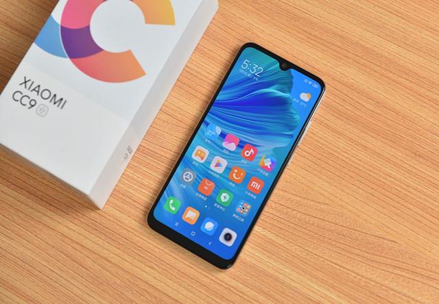 小米彻底无敌！6+128G+6寸小屏只要1019，这一项击败了90%的手机