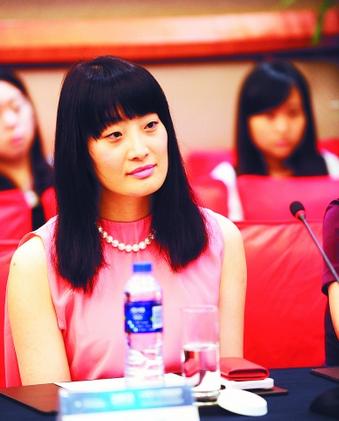 娃哈哈女继承人宗馥莉，资产过千亿，38岁仍旧未婚，其父公开招亲