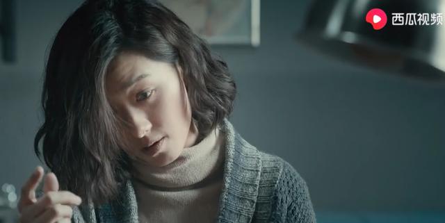 郑爽忘词崩溃大哭，万茜弹错琴淡定重来，没有对比就没有伤害