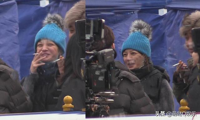 女版巴菲特的赵薇剧组照曝光，有些沧桑亮相综艺节目《中餐厅》。