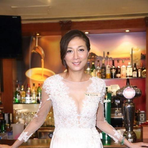 娱乐圈里为什么成龙会不承认与吴绮莉的私生女为亲女儿呢？