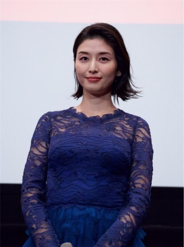 35岁女星宣布生子喜讯，年前才结婚，曾出演《唐