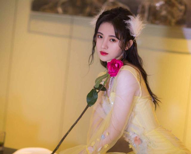 丝芭女孩终于出圈，许佳琪赵粤用实力和舞台，改写观众的看法