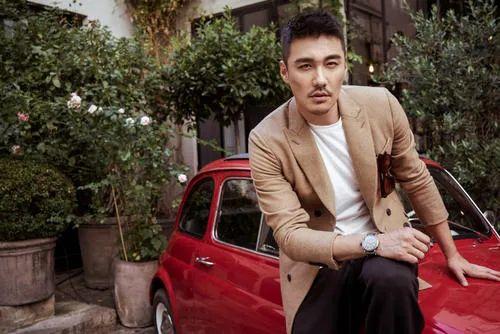 亲兄弟差太多！弟弟成名模住豪宅生活奢侈，哥哥却从名演员到入狱