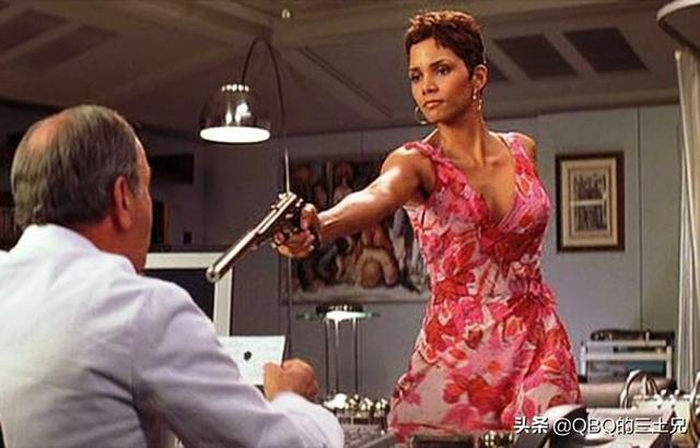 苏格兰场再遇奇案！5支007电影道具手枪被盗，损