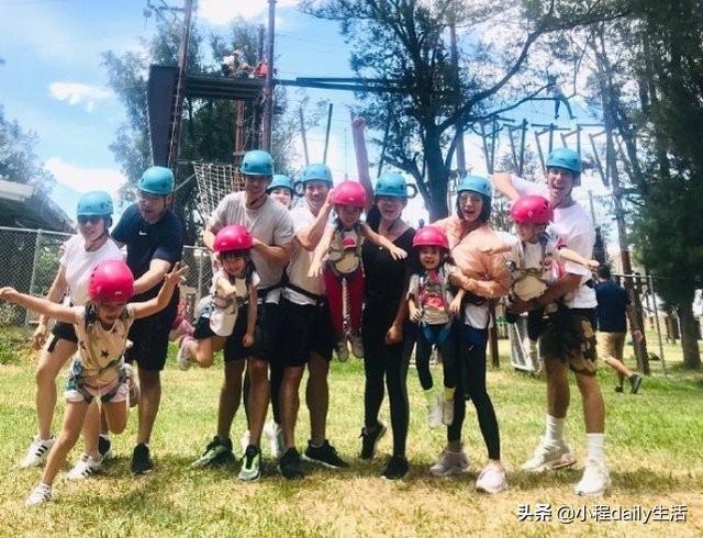 贾静雯夫妇带女儿玩户外运动，波妞众人面前向咘咘撒娇求抱，萌翻