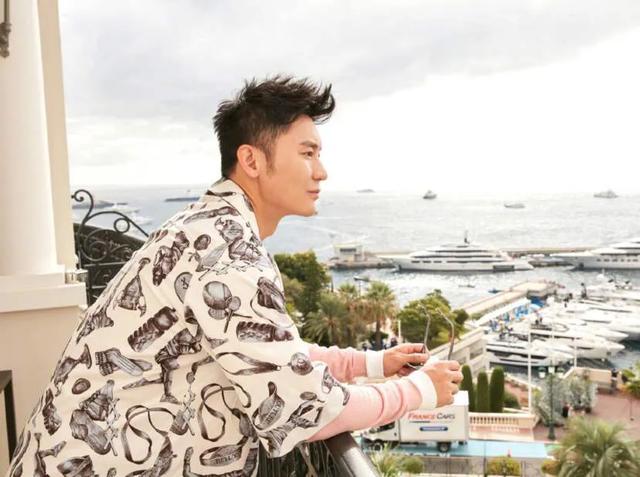 画圆|李晨胸前画圆形容柳岩最那个的人 比划猥琐动作惹争议