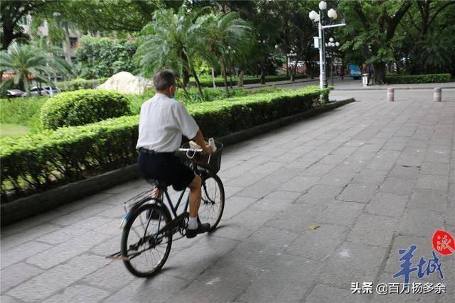 捐款19次近70万！中医药大学最抠门教授，看诊给病人塞小纸条