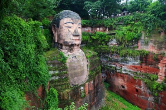 我国最真实的大佛，曾经一度闭眼四次，信徒们