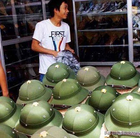 越南美女在中越边境摆摊，贩卖的商品，却让中