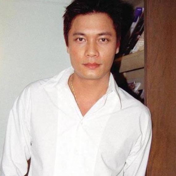 她相貌平平，却嫁给了TVB最强视帝，离婚时分走了4000万