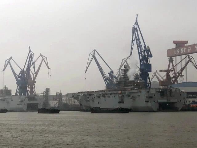 土耳其航母新照，舰体斑驳，哪像新航母！美国狠招断其大海军念头