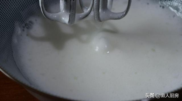 不用烤箱，不用电饭锅，这是用平底锅就能做的蛋糕卷，一次性成功