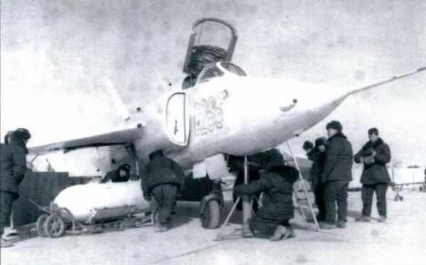 战斗机挂核弹巡航，俄军太疯狂！我军也曾有，