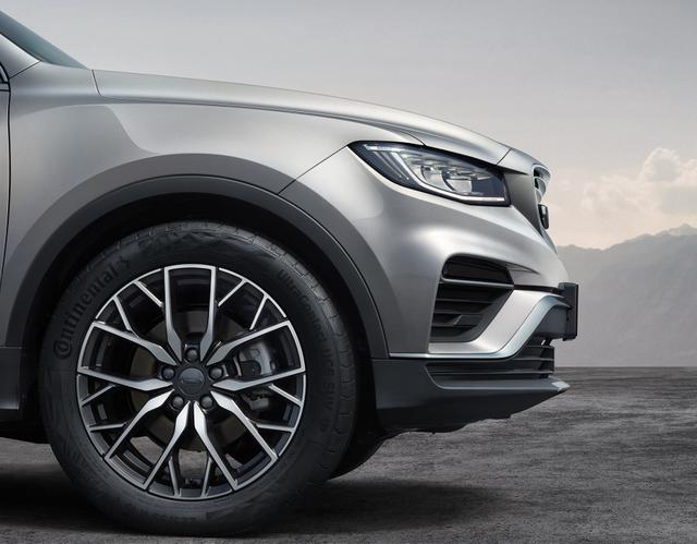 吉利再出“奇招”，比哈弗H6时尚，油耗6.3+四驱