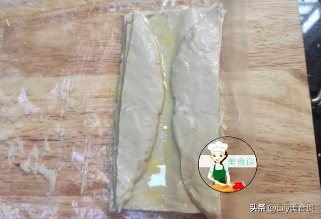 大热天，儿子迷上吃它，越热越想吃，又香又解馋，不用揉面就搞定