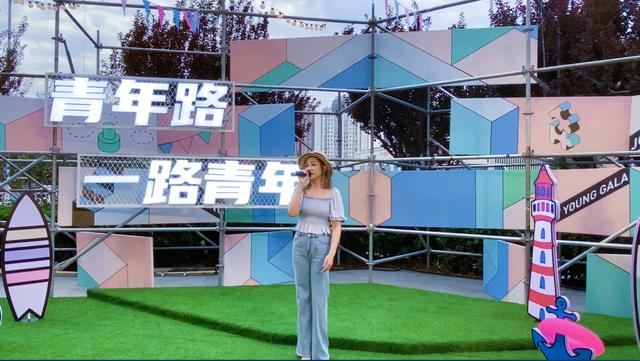 許明明《低調傲慢》現場音樂會 帶來夏日傍晚的愜意悠然