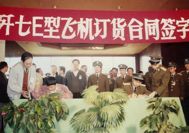 巴方军演后大惊，歼7改型竟能对抗F16，大学老师提供关键技术