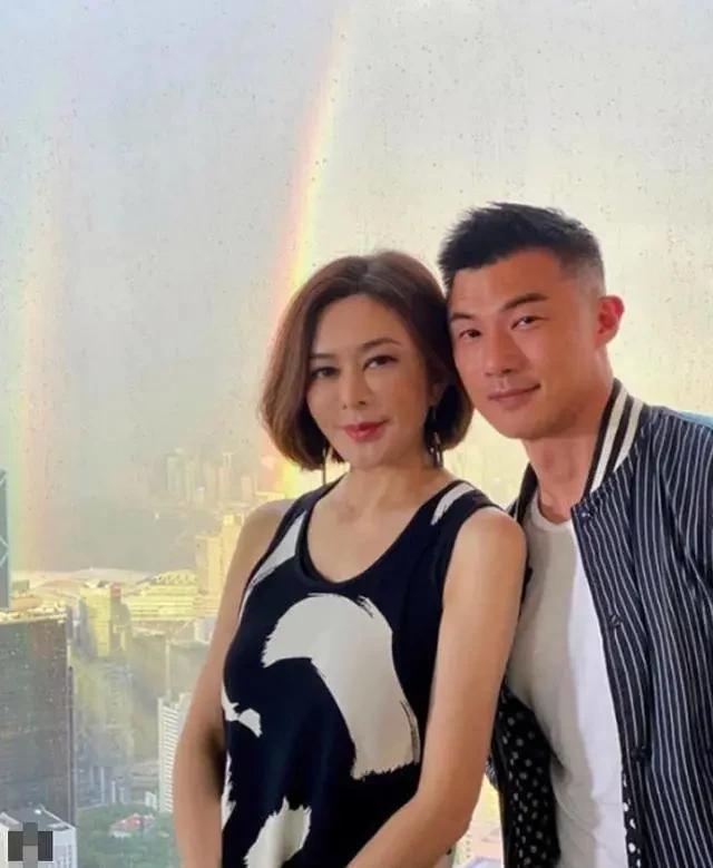 记者曝关之琳陈泰铭办了婚礼没领证，女方后悔