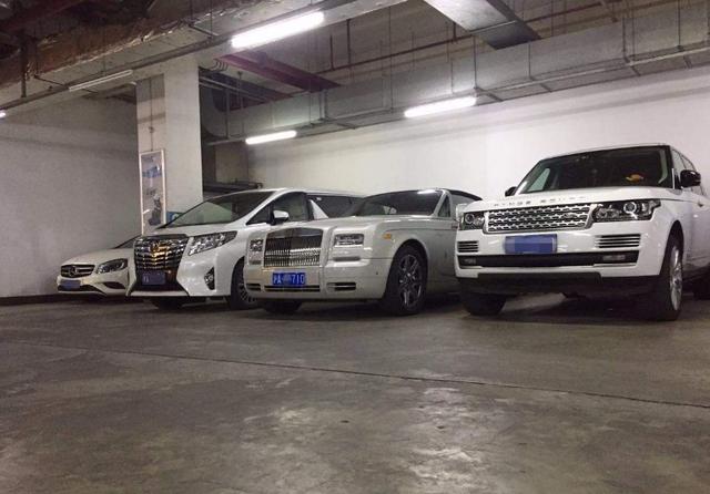 中国收入最高的女主播，最便宜的豪车100万，老