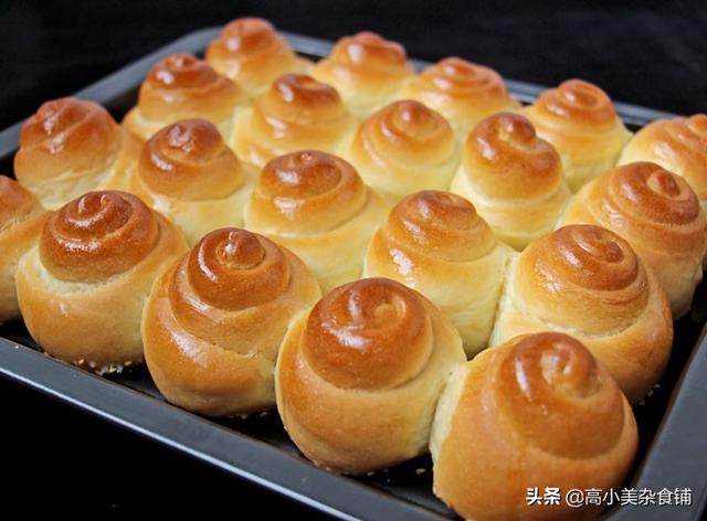 蜂蜜脆皮小面包—只是多加了一步，就让平凡无奇的面包惊艳起来