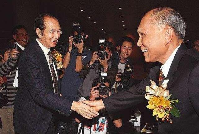 珍贵|霍启刚公开珍贵合照悼念赌王 何博士是我和晶晶媒人