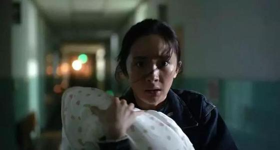 不斷被比較的楊冪和趙麗穎：00后都當(dāng)影后了，85金花還在“暗戰(zhàn)”