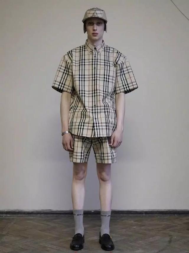 白衬衫还没穿腻吗？！今夏这件“爸爸衫 " 才是真时髦