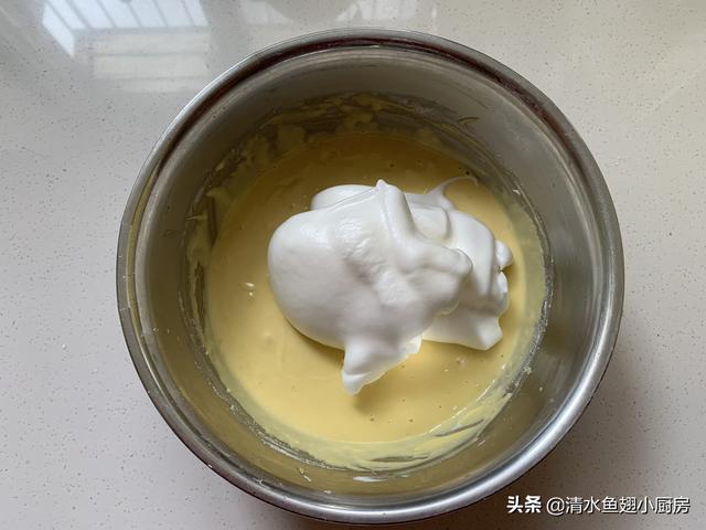糯米蛋糕外皮酥脆，内里细腻又软糯，全新口感，吃着没够