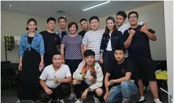 你知道嗎？這些明星都是賈玲的員工，眾人請叫她“賈總”！