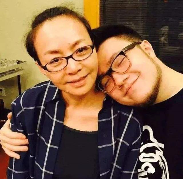 “钉子户”宋丹丹告别春晚后，惨遭“翻车”，艺术家人设崩塌？
