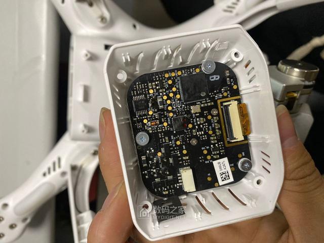 大疆精灵3SE无人机拆解，WIFI图传最高升限4km，内