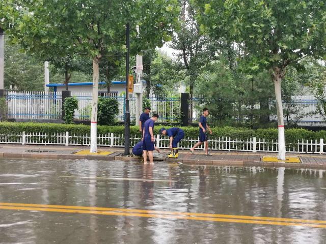 大雨无情人有情——邯郸曲周消防“三争一创”便民服务在行动