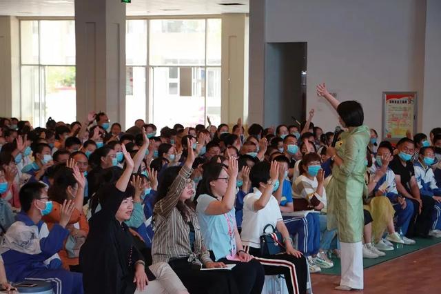 凝聚巾帼力量 助力文明城市创建