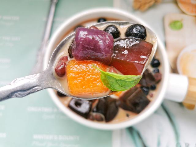 一杯网红奶茶28元，自己在家做超简单，料足成本低，一杯管饱