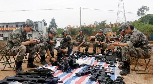 女兵野外驻训，到底有多野？