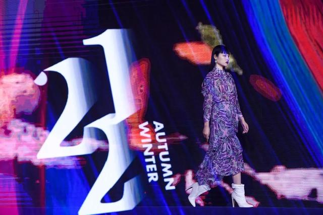 潮流气象定格时尚瞬间 | 2021/22秋冬中国纺织面料流行趋势发布秀