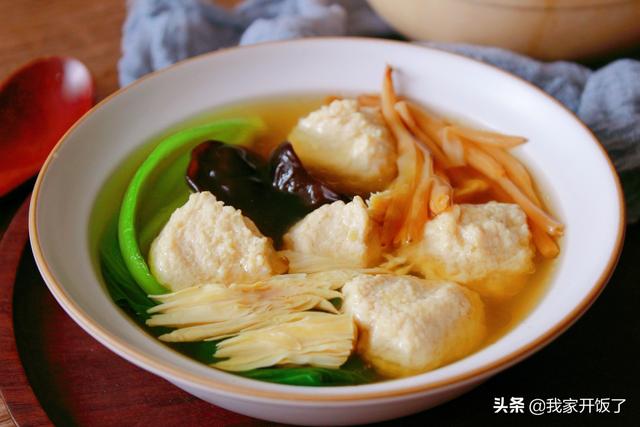 减肥小姐姐爱喝的丸子汤，无油烟，高蛋白，滋味鲜美，好喝又实惠