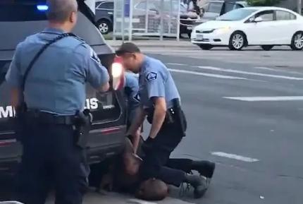 美国暴乱不是种族问题，是阴谋斗争