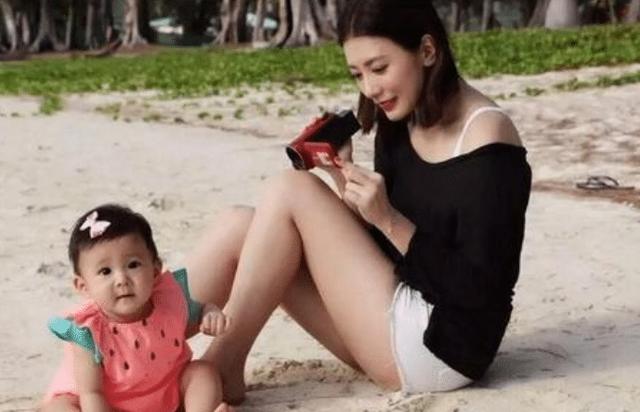 有种“不公平”叫贾静雯，上帝吻了她的脸，却忘了在腿上盖个戳