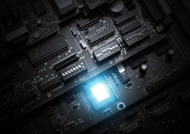 中国半导体错过两代发展，落后近七十年，第三